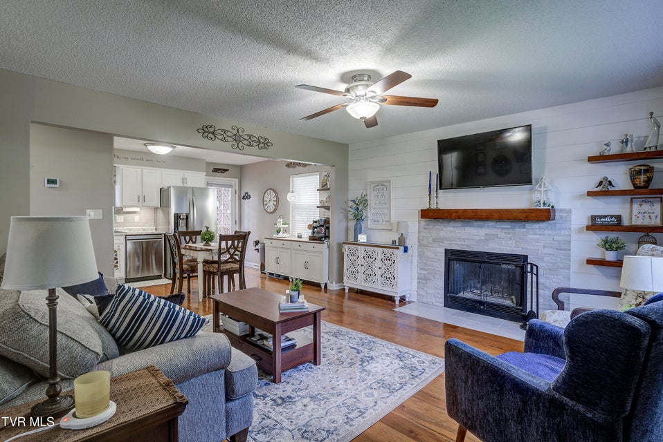 Photo #4: 262 Ridgeview Drive