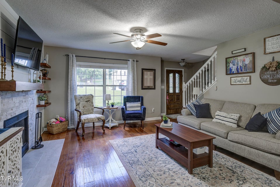 Photo #6: 262 Ridgeview Drive