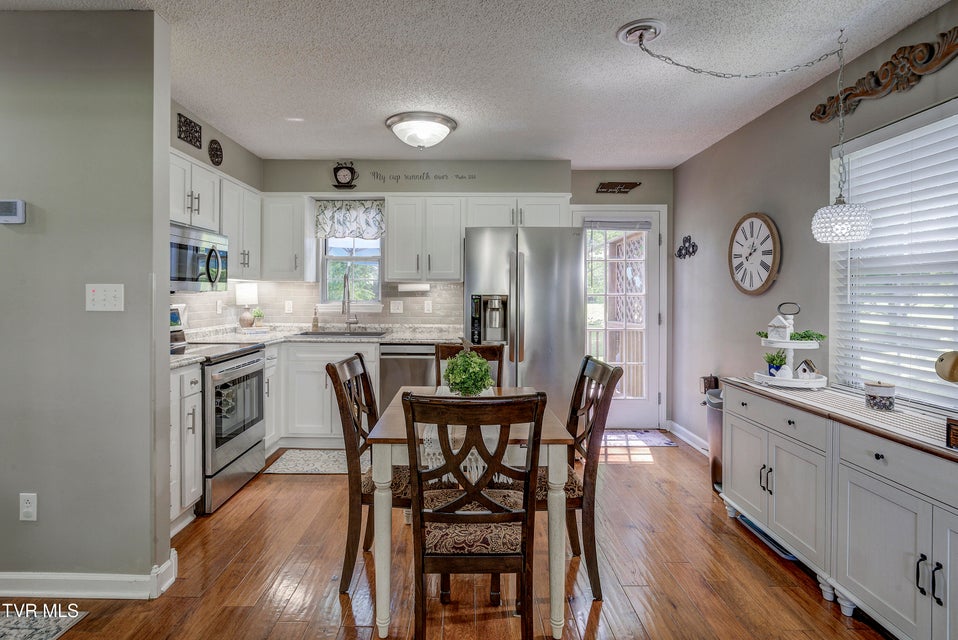 Photo #8: 262 Ridgeview Drive