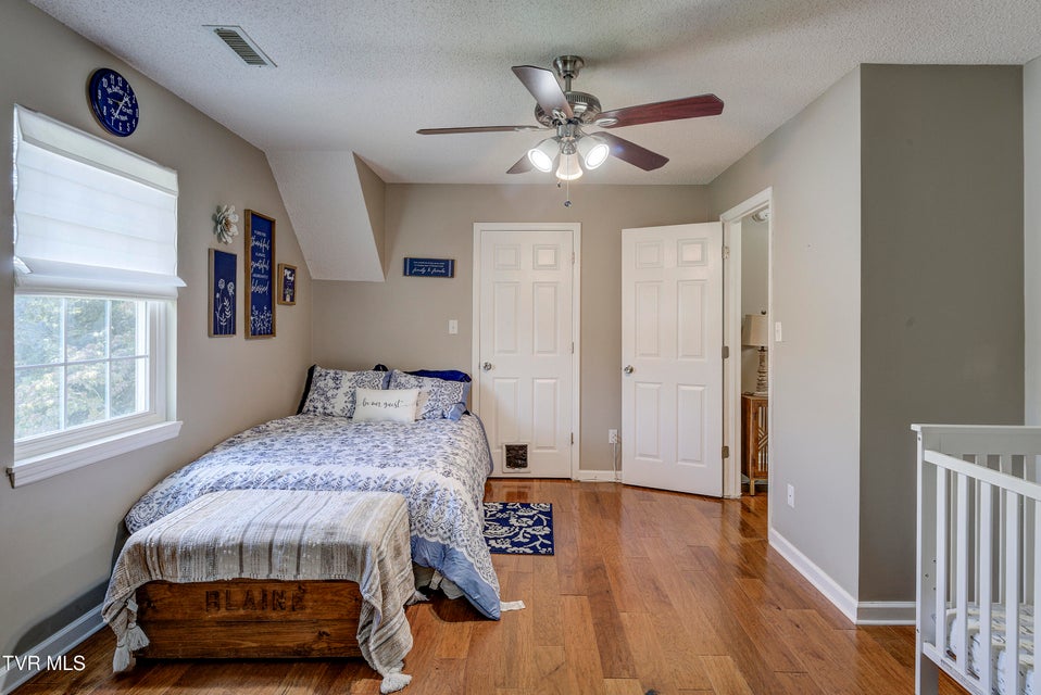 Photo #27: 262 Ridgeview Drive