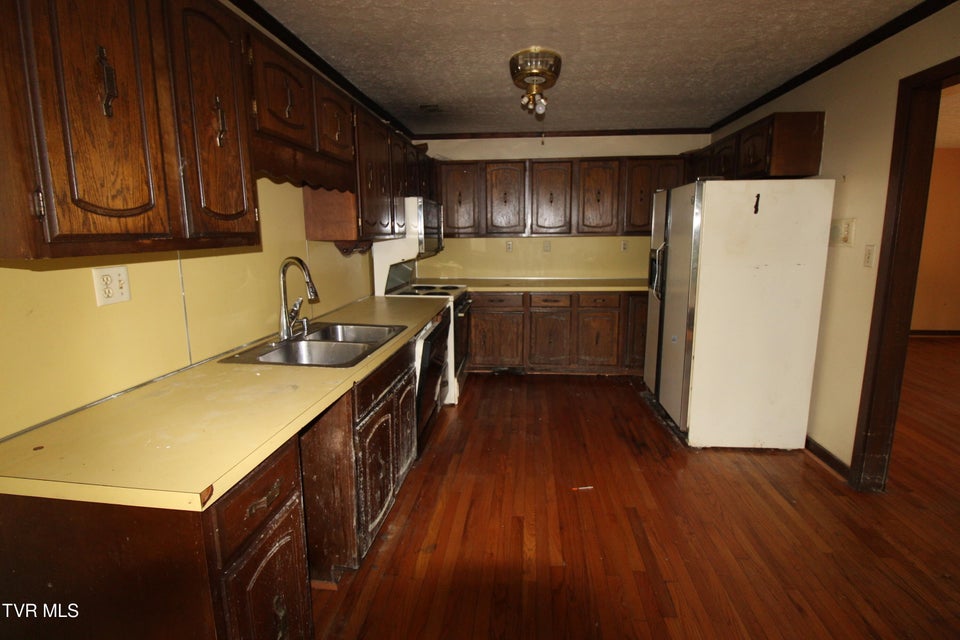 Photo #7: 2016 Arlington Drive