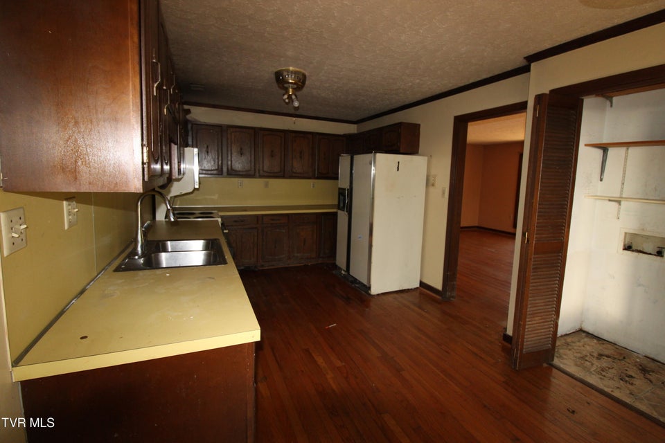 Photo #8: 2016 Arlington Drive