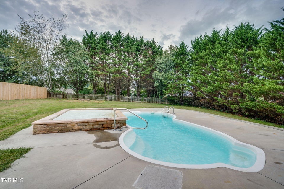 Photo #37: 363 Wiltshire Drive