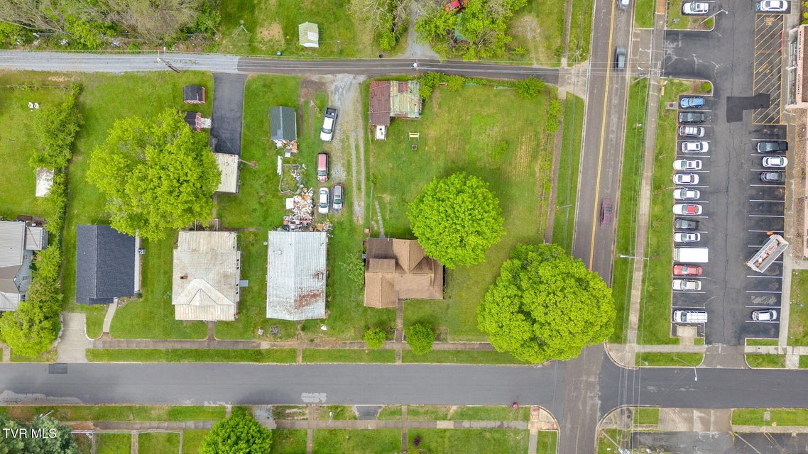 Photo #35: 302 Wilson Avenue