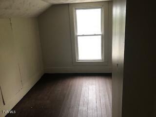 Photo #11: 915 Sayers Street