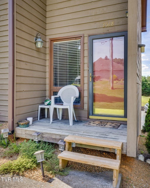 Photo #3: 2518 Lakeview Drive