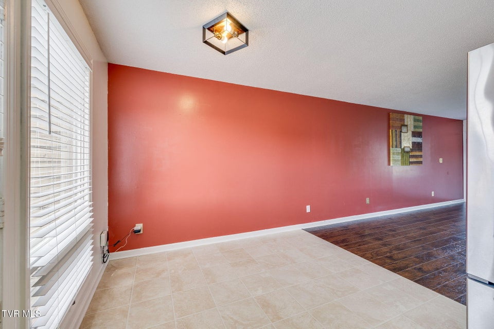 Photo #10: 2518 Lakeview Drive