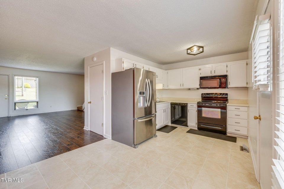 Photo #11: 2518 Lakeview Drive