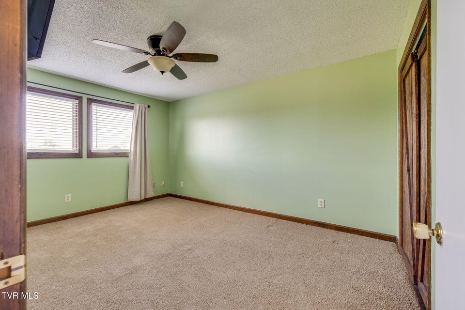 Photo #15: 2518 Lakeview Drive