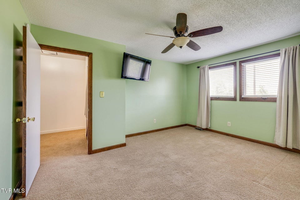 Photo #16: 2518 Lakeview Drive