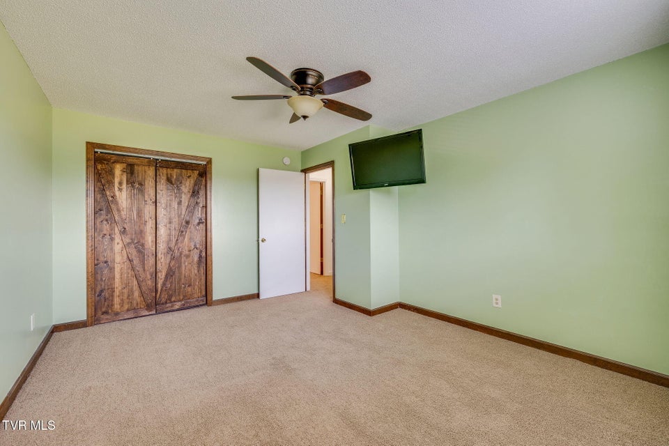 Photo #17: 2518 Lakeview Drive