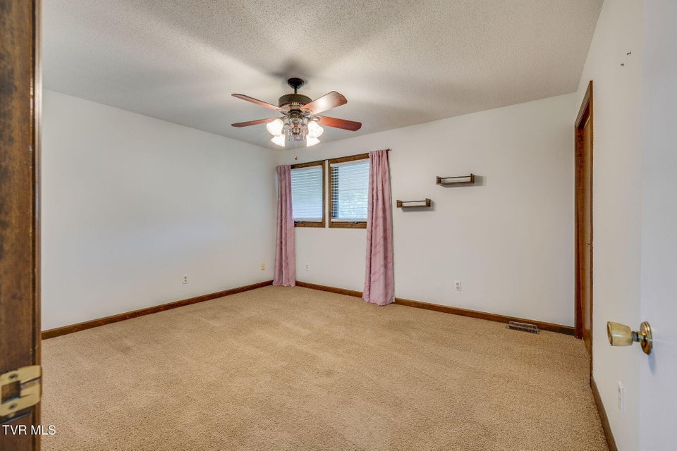 Photo #19: 2518 Lakeview Drive