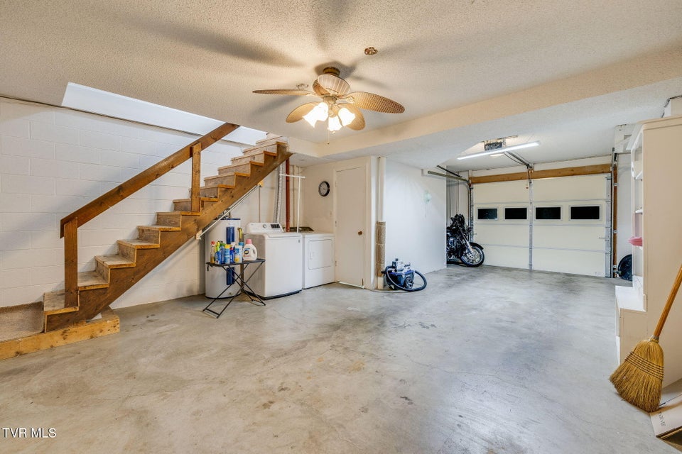 Photo #23: 2518 Lakeview Drive