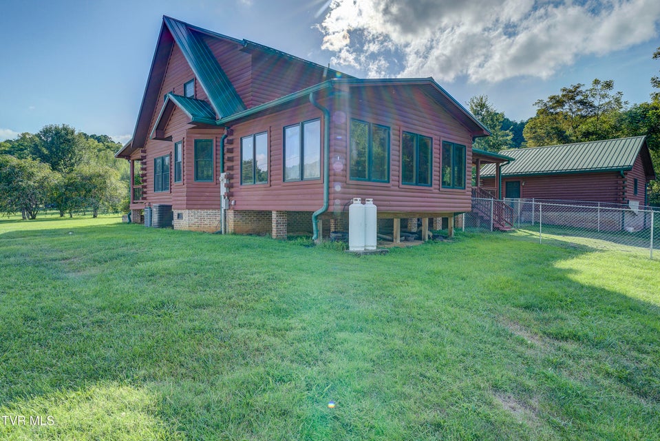 Photo #6: 112 Hidden Pines Drive