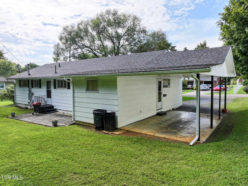Photo #6: 730 Douglas Drive