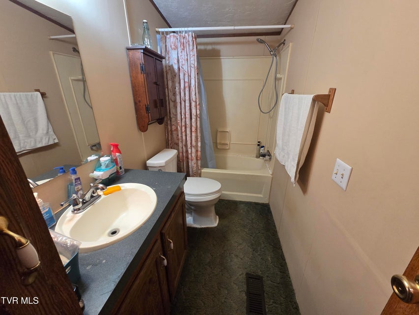 Photo #43: 114 Miller Street