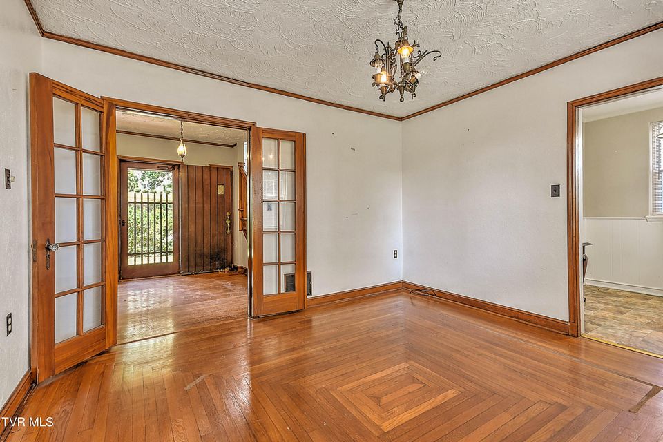 Photo #10: 1719 Holston Drive