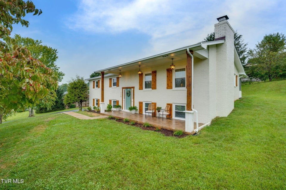 Photo #2: 129 Amhurst Lane