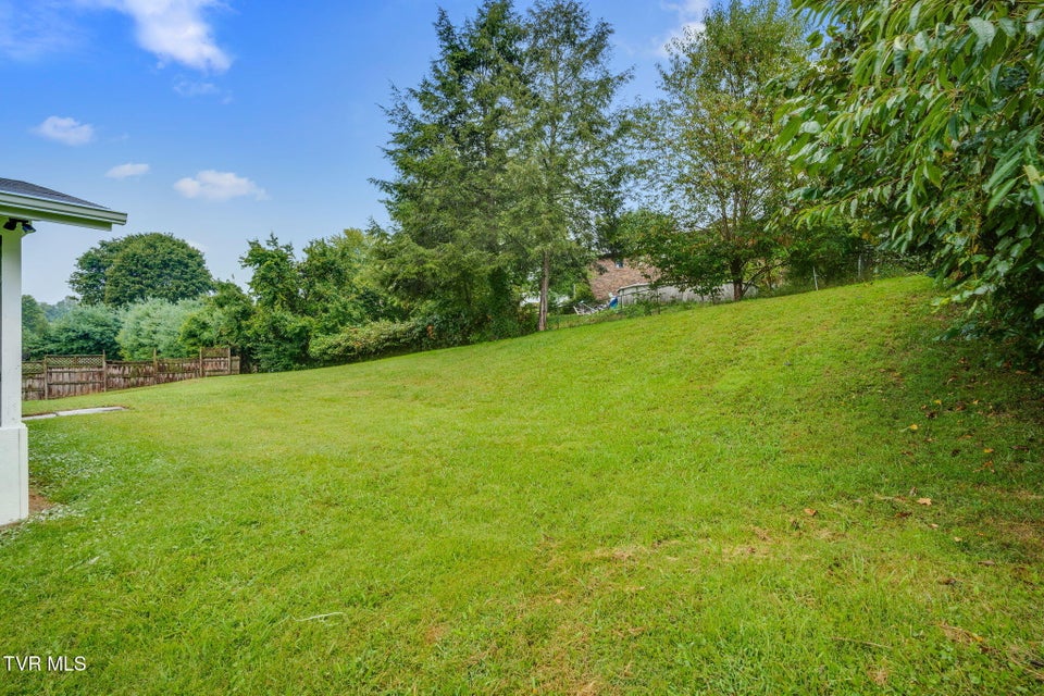 Photo #35: 129 Amhurst Lane