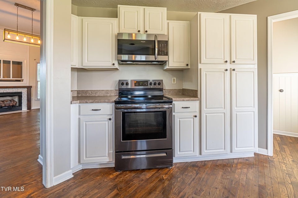 Photo #13: 22430 Azure Lane