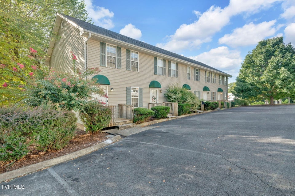 Photo #27: 10 Lake Village Court