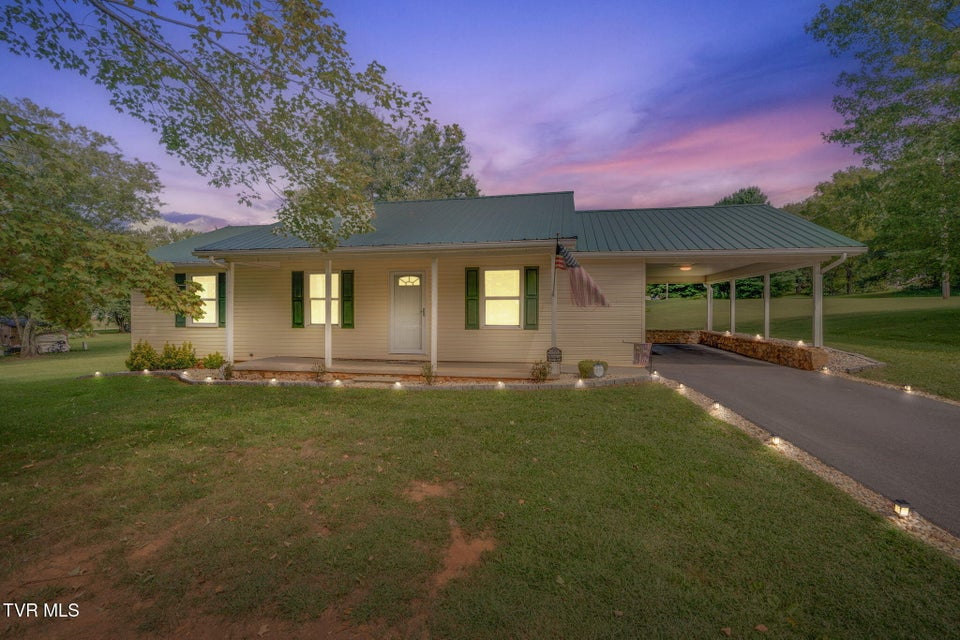 Photo #4: 313 Colonial Drive