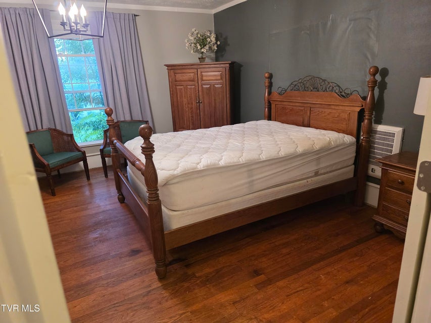 Photo #9: 208 Vines Drive