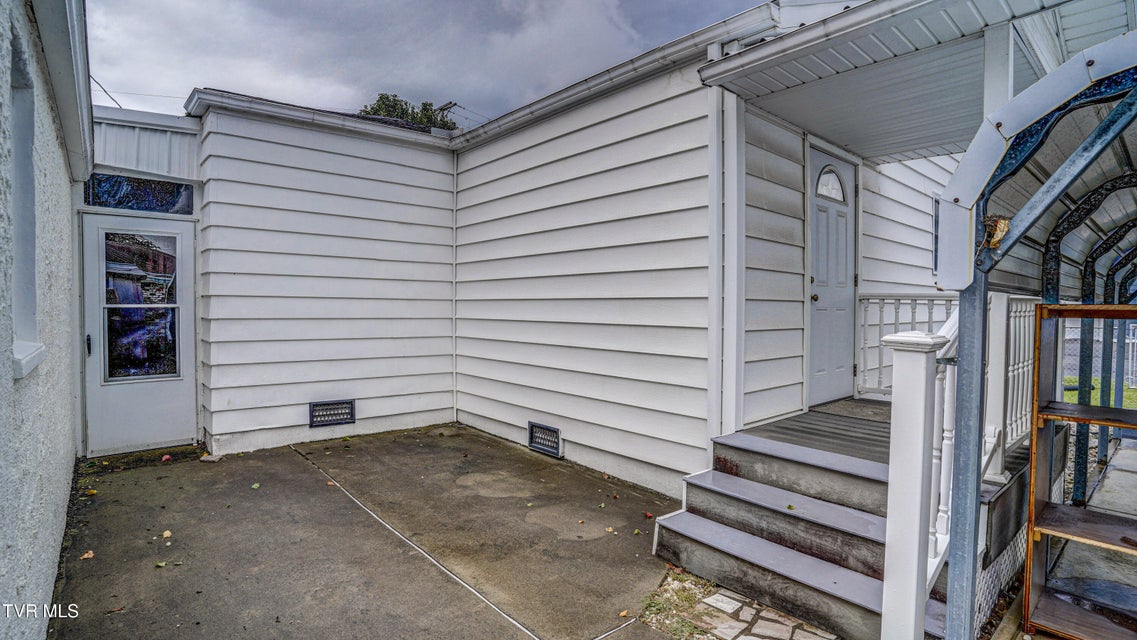 Photo #6: 1717 Oakwood Drive