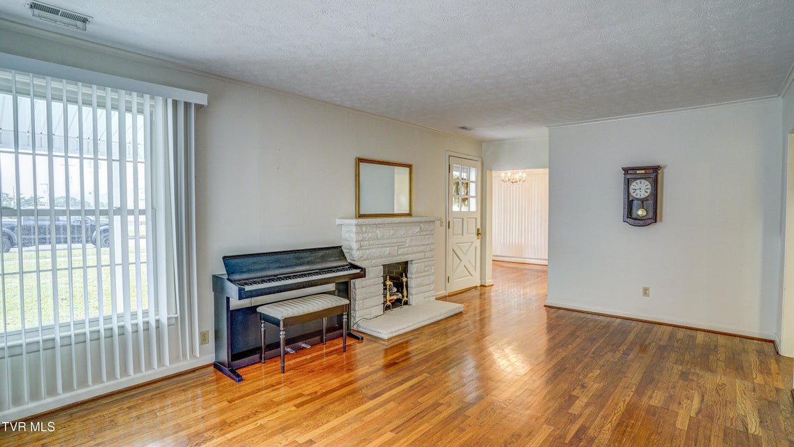 Photo #9: 1717 Oakwood Drive