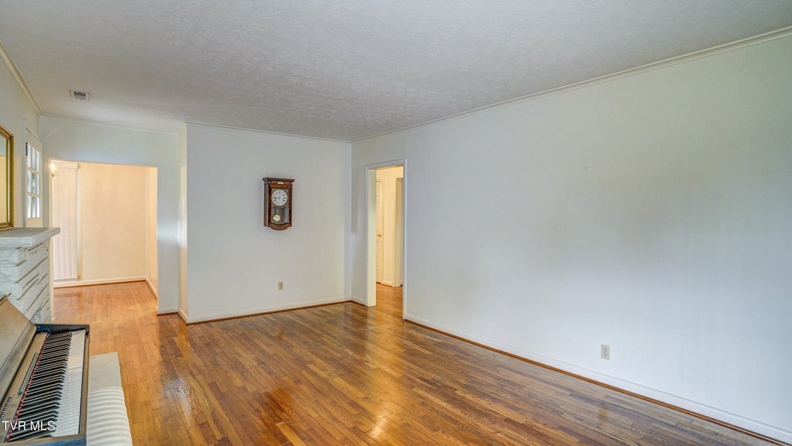 Photo #10: 1717 Oakwood Drive