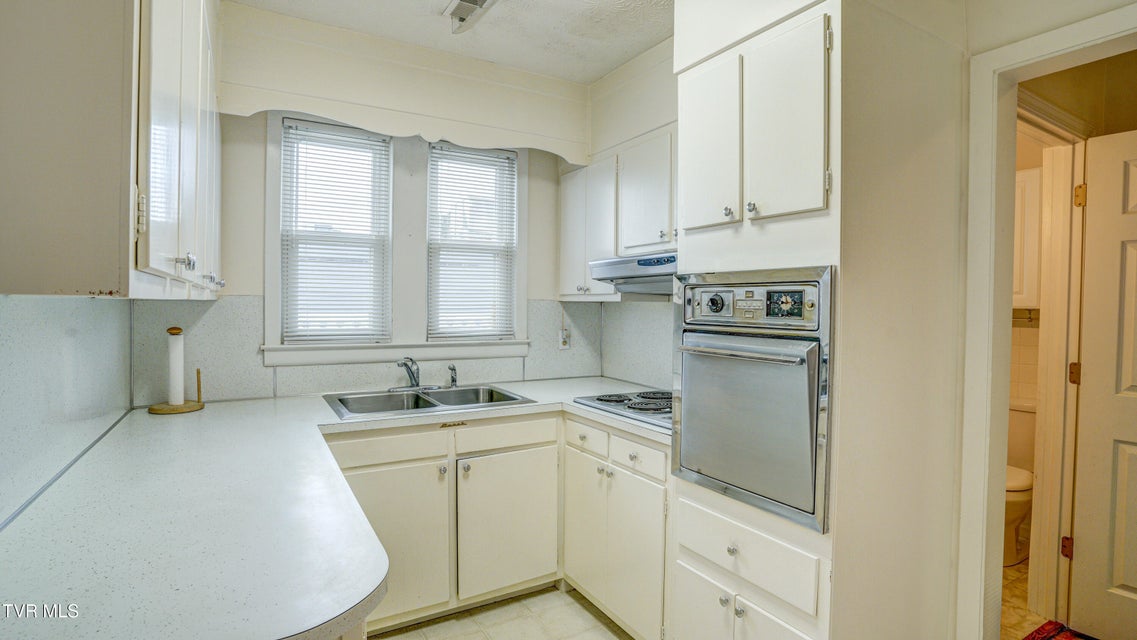Photo #15: 1717 Oakwood Drive
