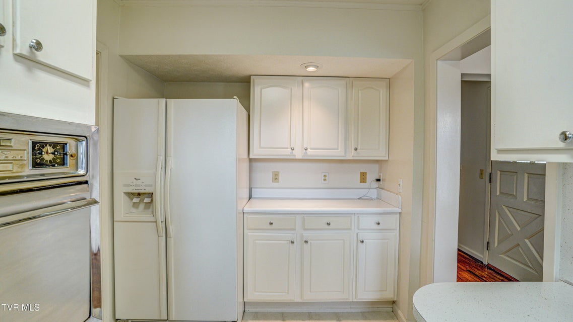 Photo #17: 1717 Oakwood Drive