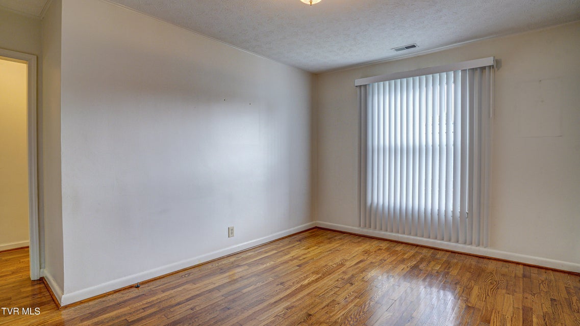 Photo #26: 1717 Oakwood Drive