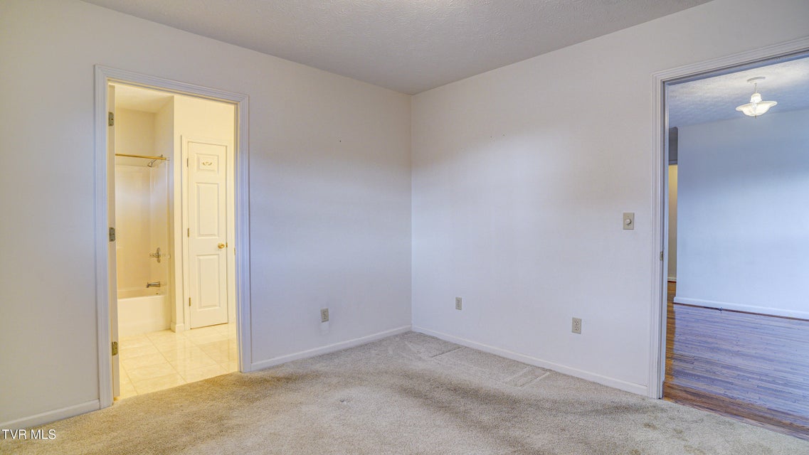 Photo #31: 1717 Oakwood Drive