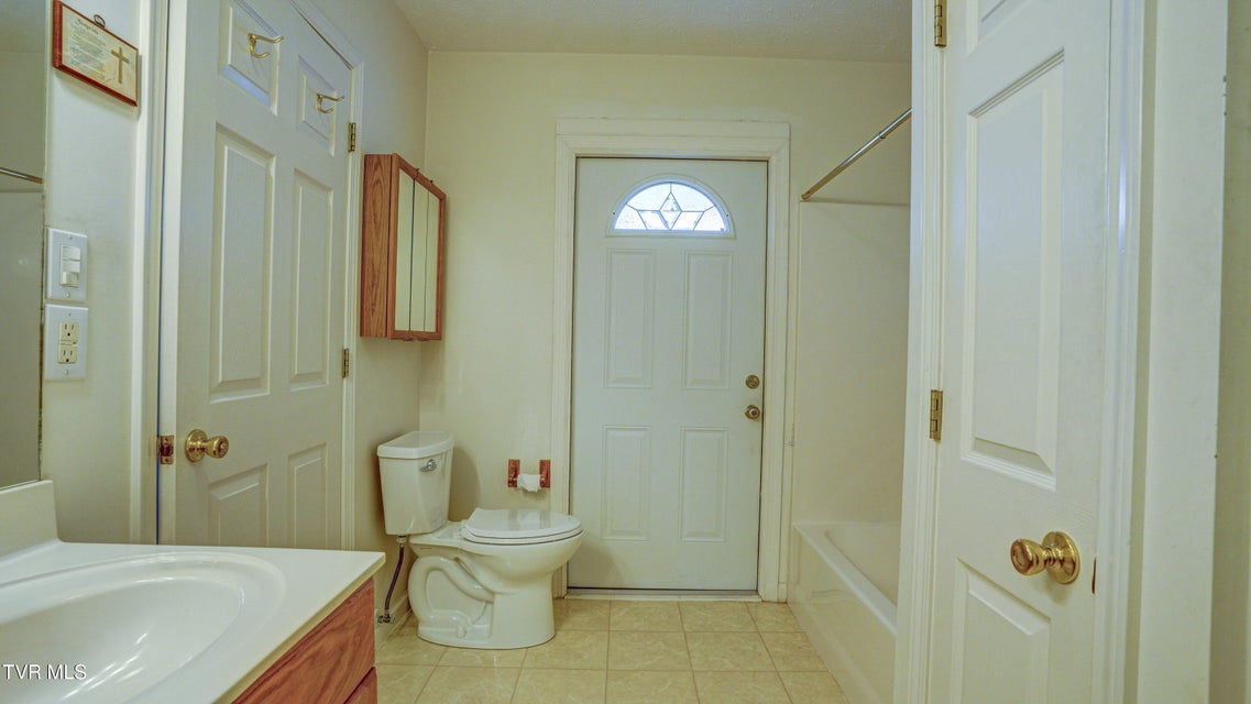 Photo #35: 1717 Oakwood Drive