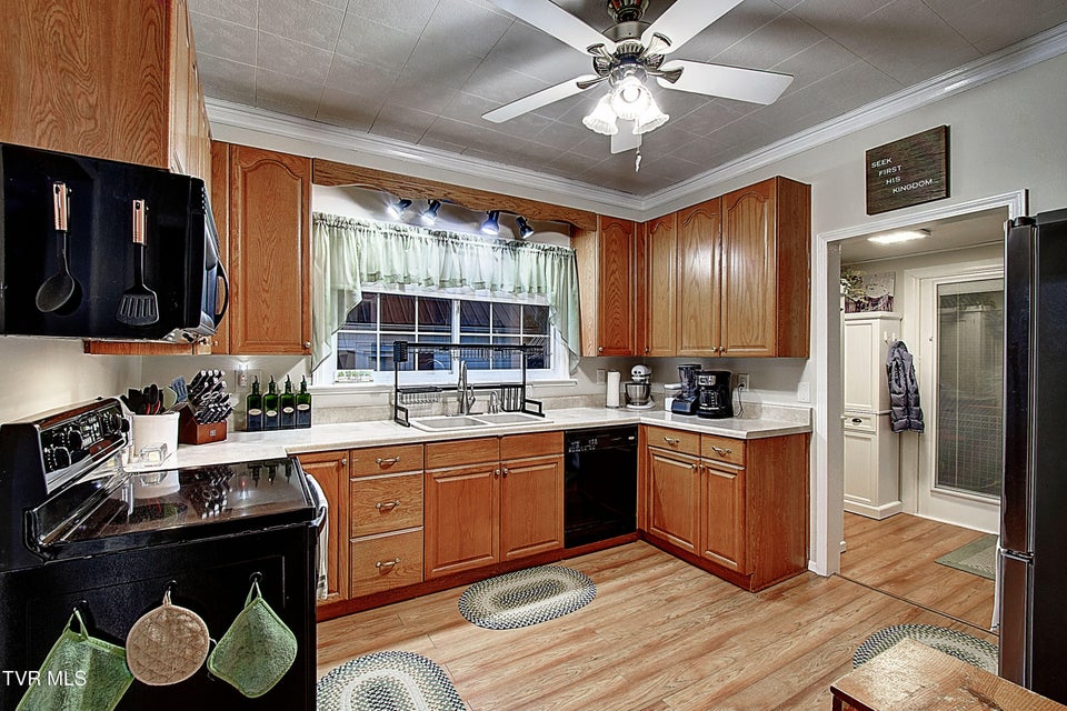 Photo #17: 322 Carolina Avenue