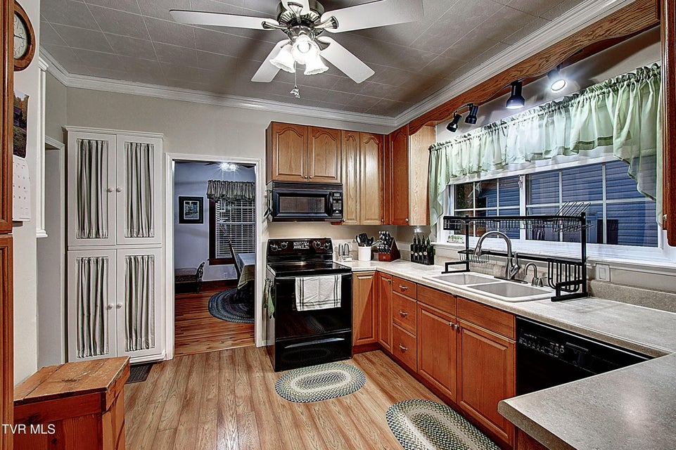 Photo #18: 322 Carolina Avenue