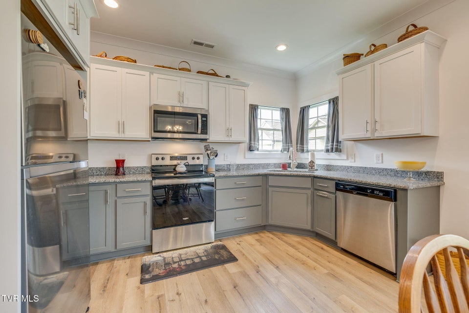 Photo #12: 2834 Mccoy Street