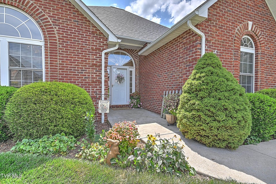 Photo #2: 35 Chase Court