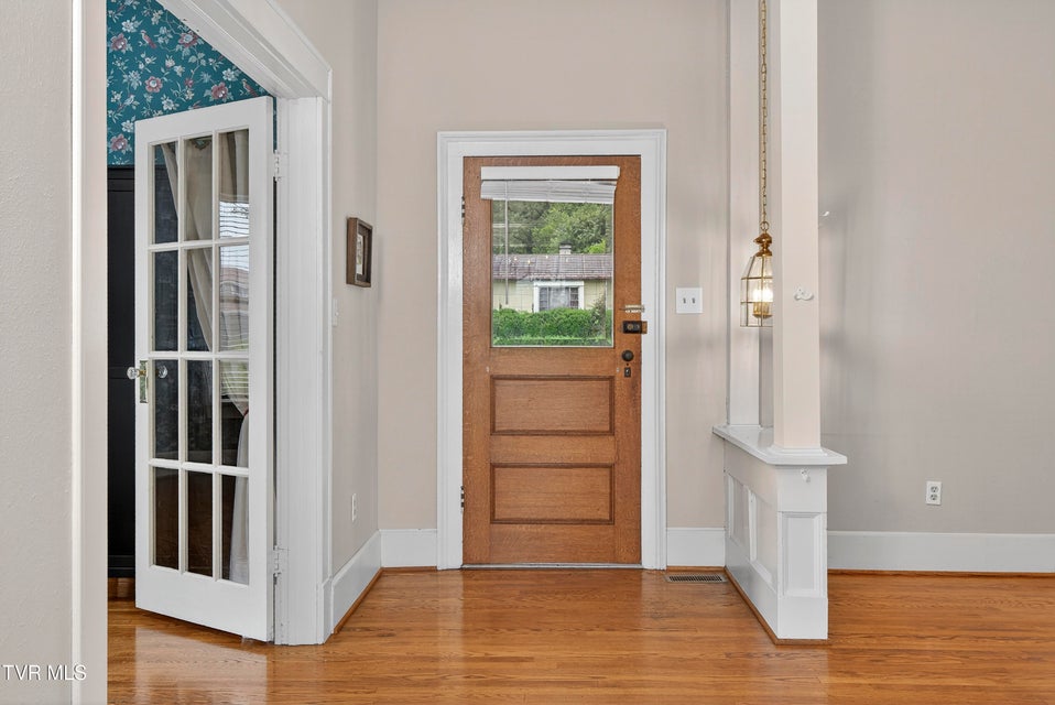 Photo #5: 620 Arlington Avenue