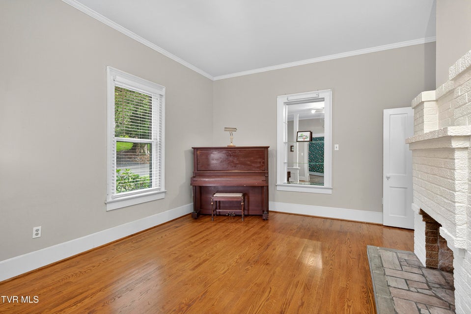 Photo #9: 620 Arlington Avenue
