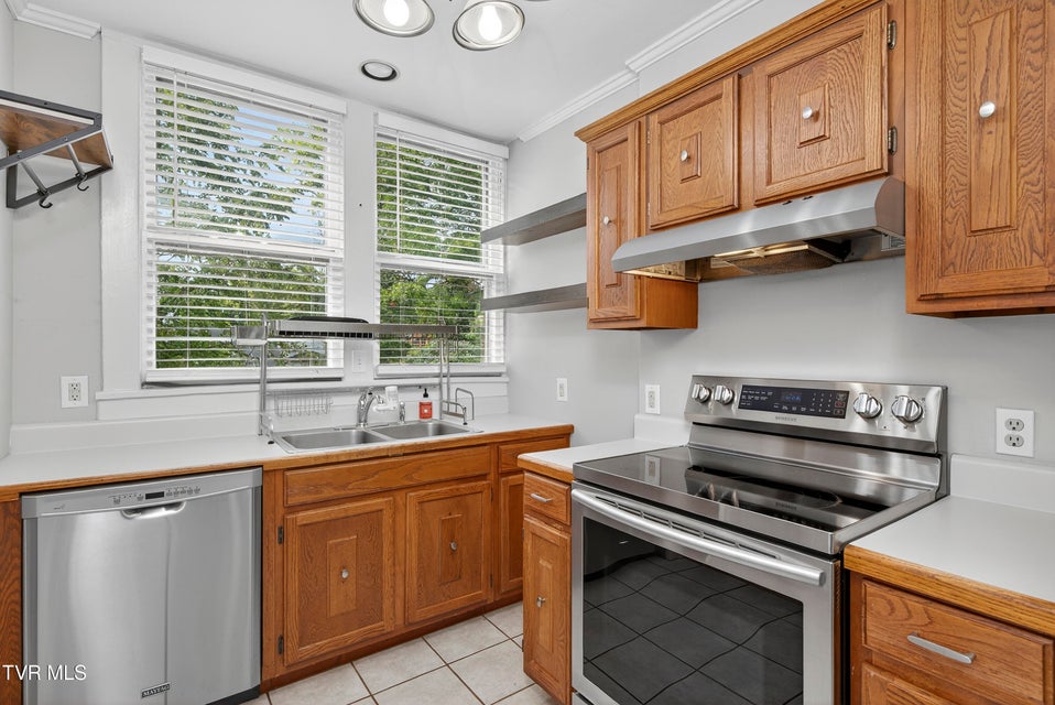 Photo #18: 620 Arlington Avenue