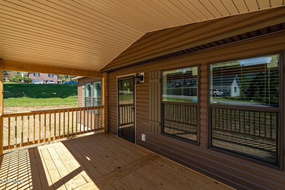 Photo #7: 300 Cedar Street