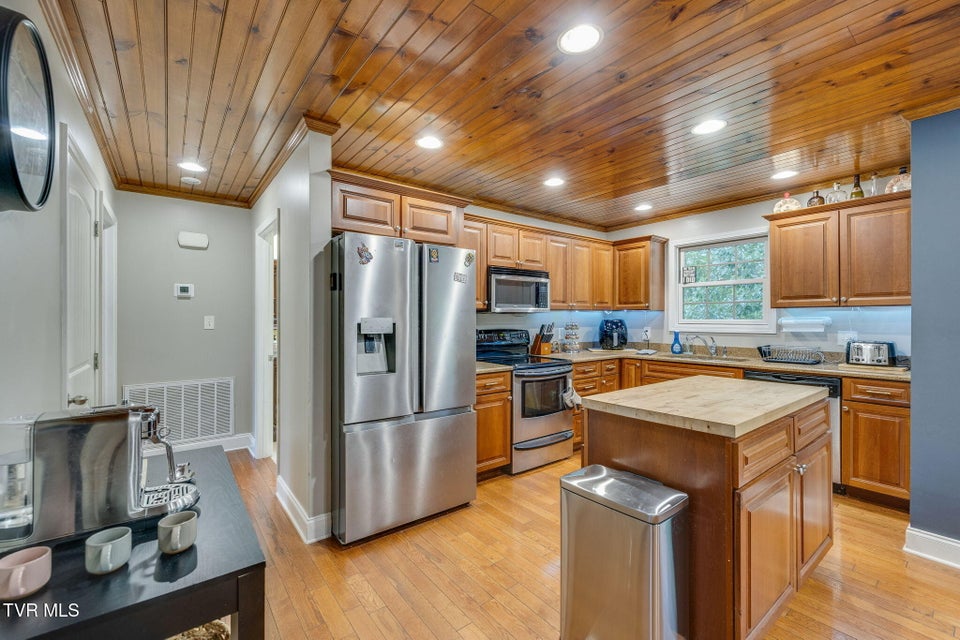 Photo #11: 170 Greyland Drive