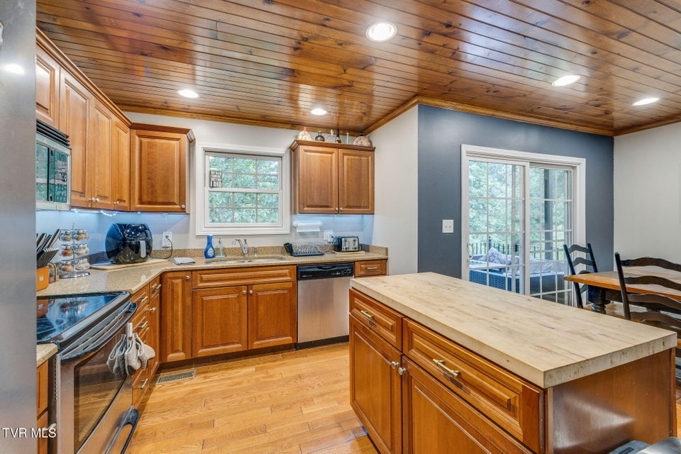 Photo #12: 170 Greyland Drive