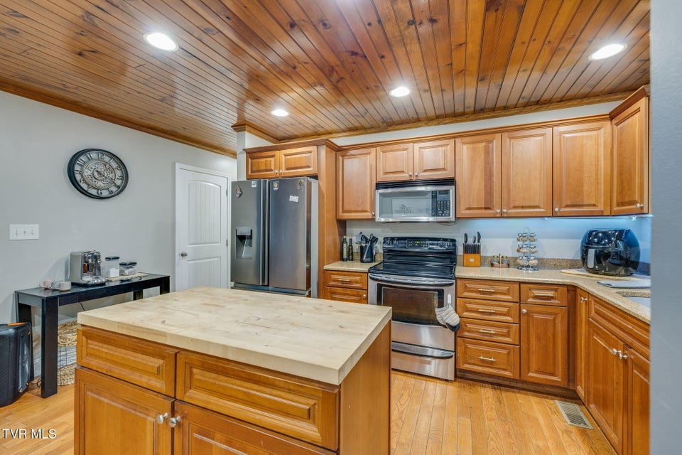 Photo #13: 170 Greyland Drive
