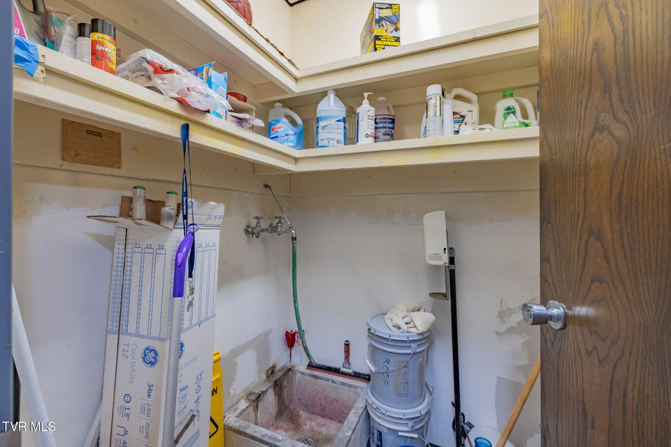 Photo #35: 2710 Roan Street