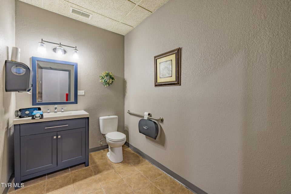 Photo #38: 2710 Roan Street