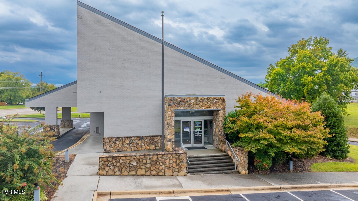 Photo #86: 2710 Roan Street