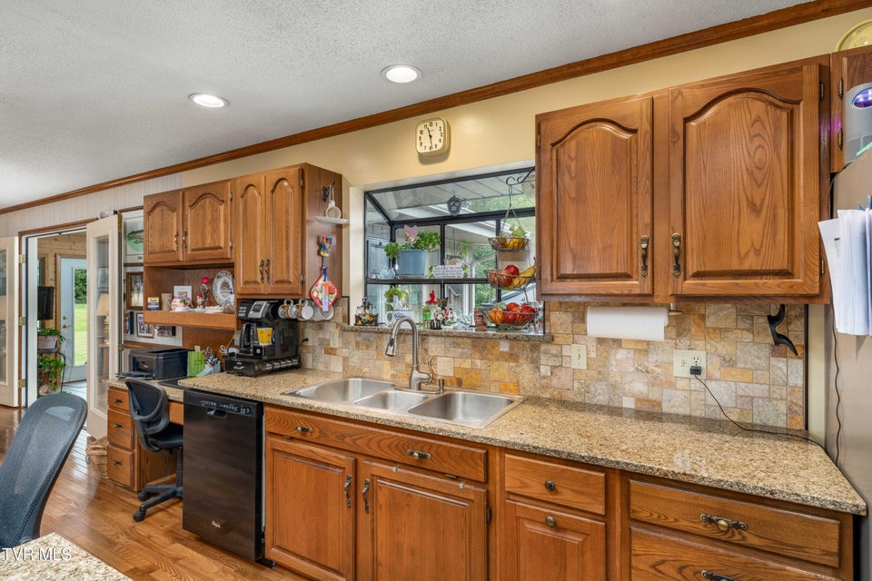 Photo #31: 415 Meadow Brook Drive